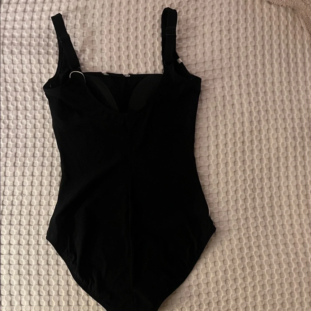 Gottex ~ Black and White One Piece Swimsuit - Picture 3 of 6